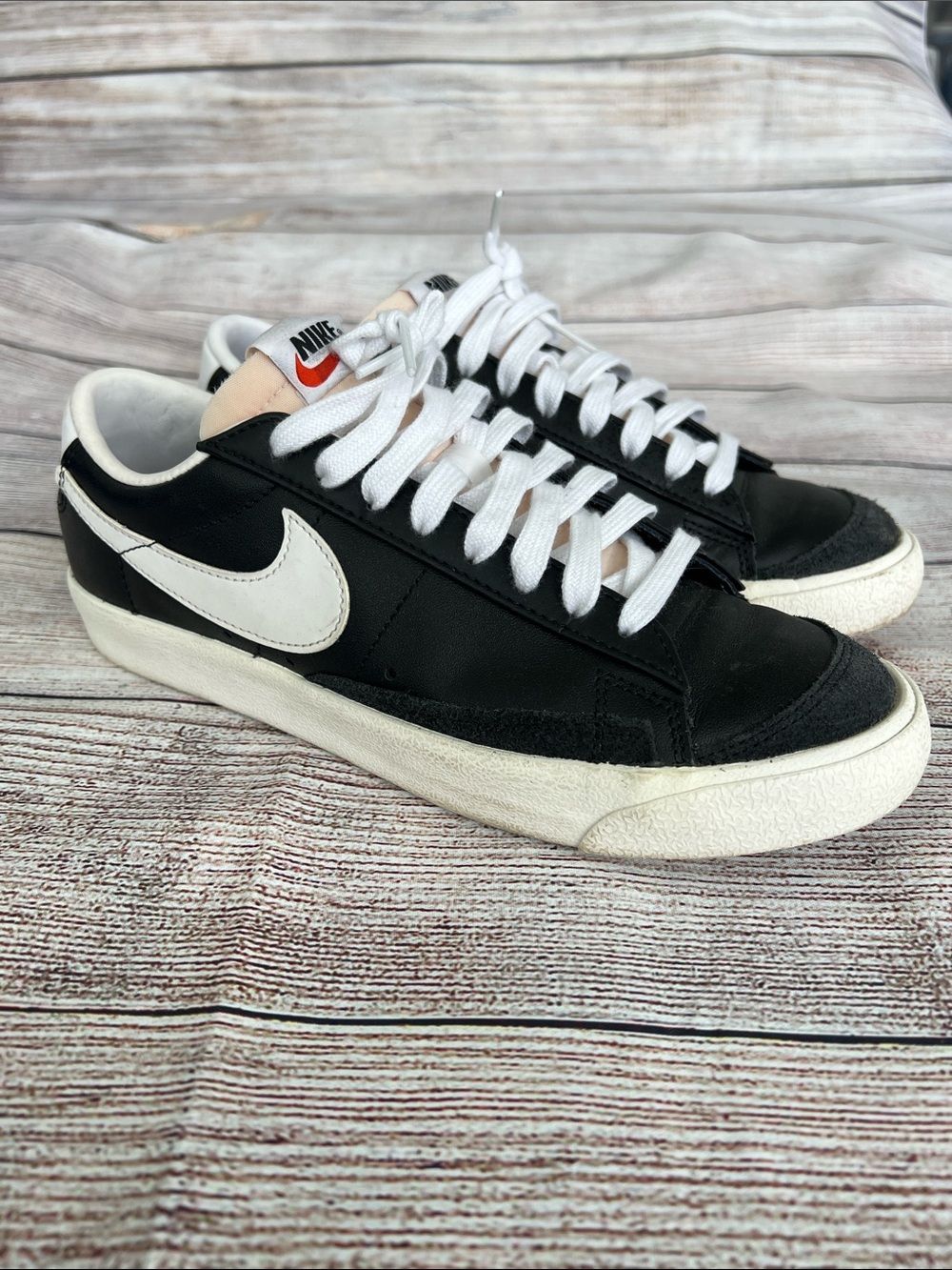 Nike Men’s Blazer Low 77